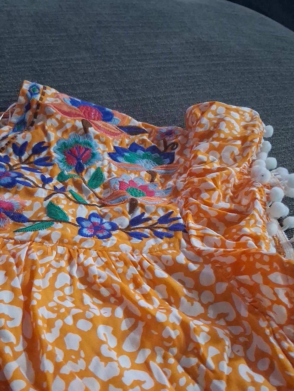 Umgee Orange Embroidered Floral Pom-Pom Sleeve Blouse Size Small - Picture 6 of 9